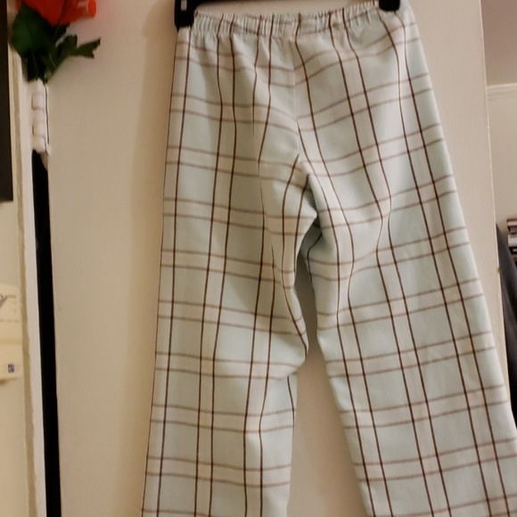 3 PC- Girls Attire See Measurements Below - Picture 7 of 8